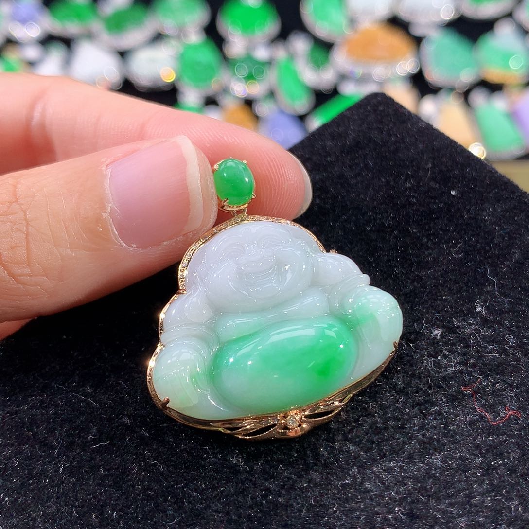 翡翠18K金镶嵌颈饰