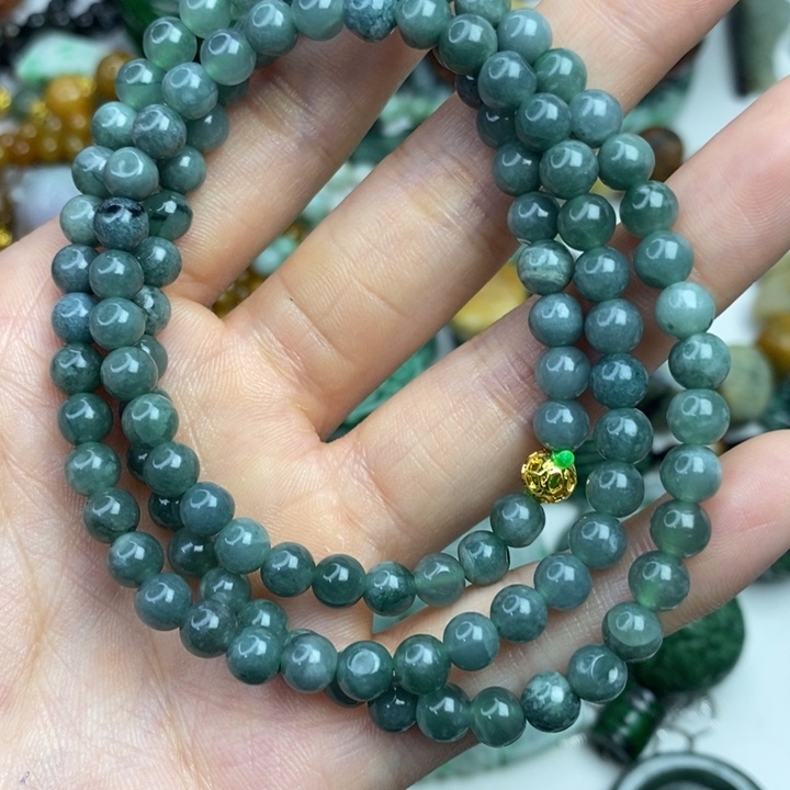 颈饰未镶嵌翡翠吊坠