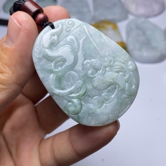翡翠未镶嵌颈饰翡翠