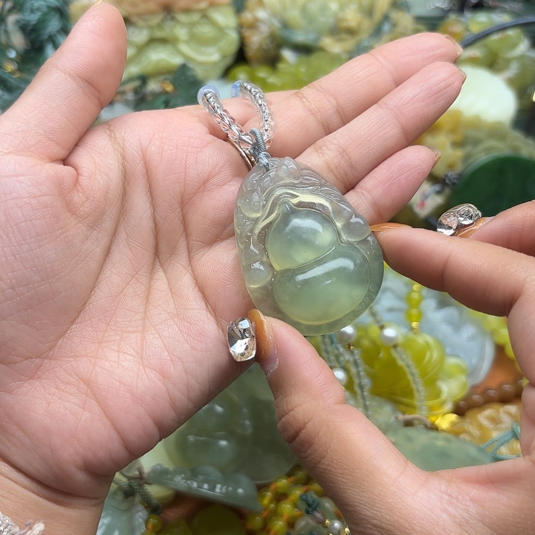 善***缘蛇纹石玉未镶嵌吊坠