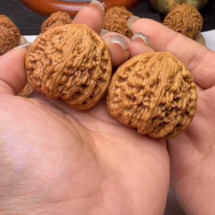 文玩核桃把件静42虎头王