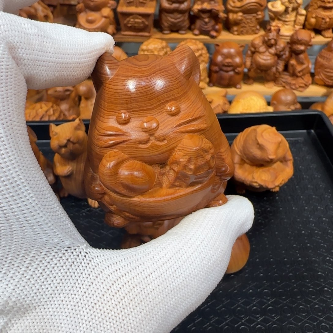 来***财有机玻璃崖柏手把件老鼠一个