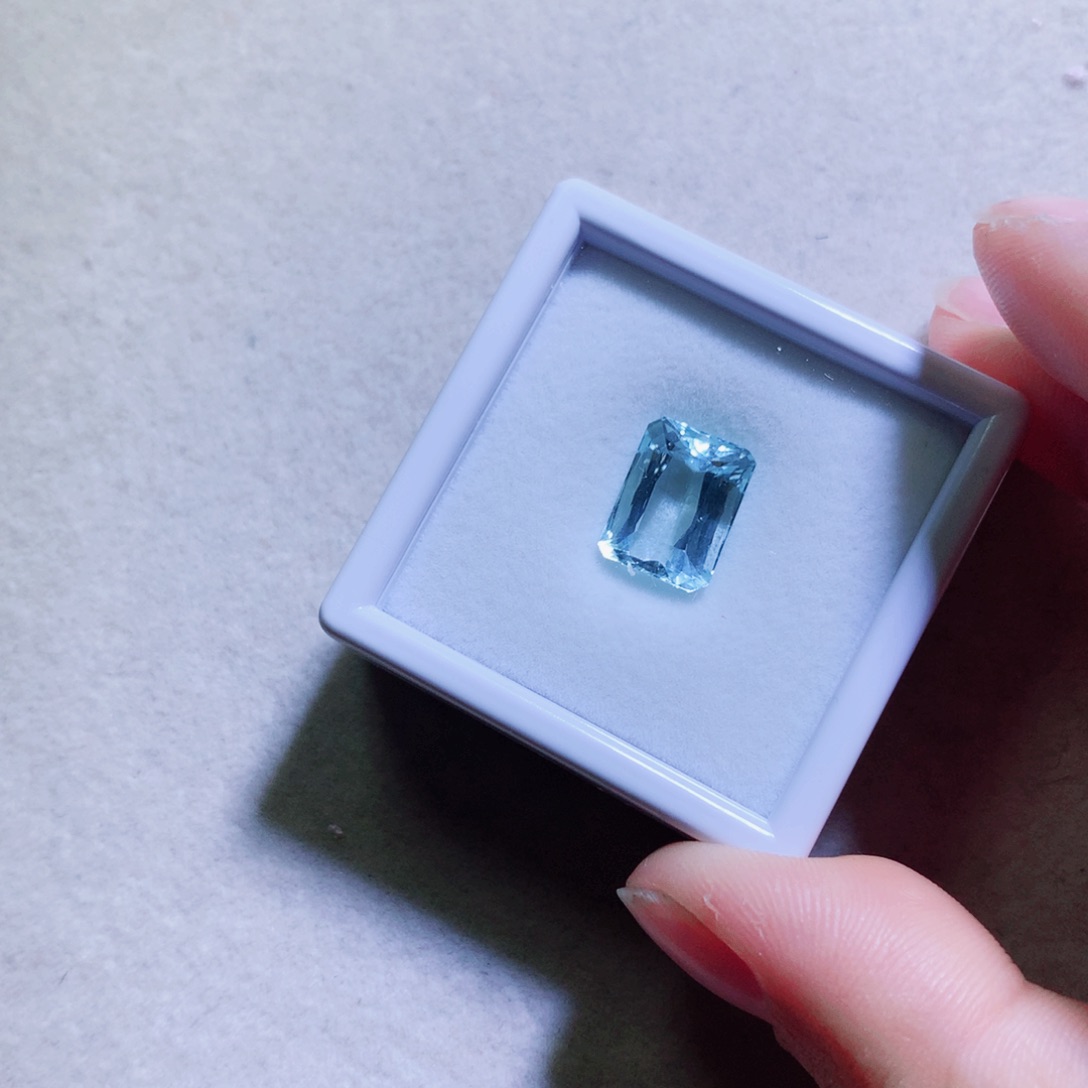 海蓝宝石裸石未镶嵌钱****-