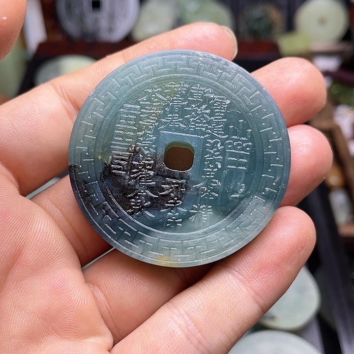 蛇纹石玉挂件未镶嵌