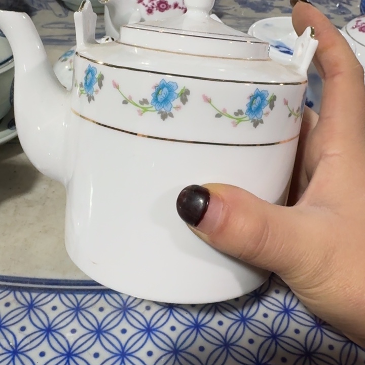 摆件灯笼款小兰花提梁壶