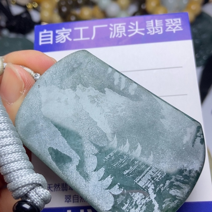 翡翠颈饰未镶嵌翡翠