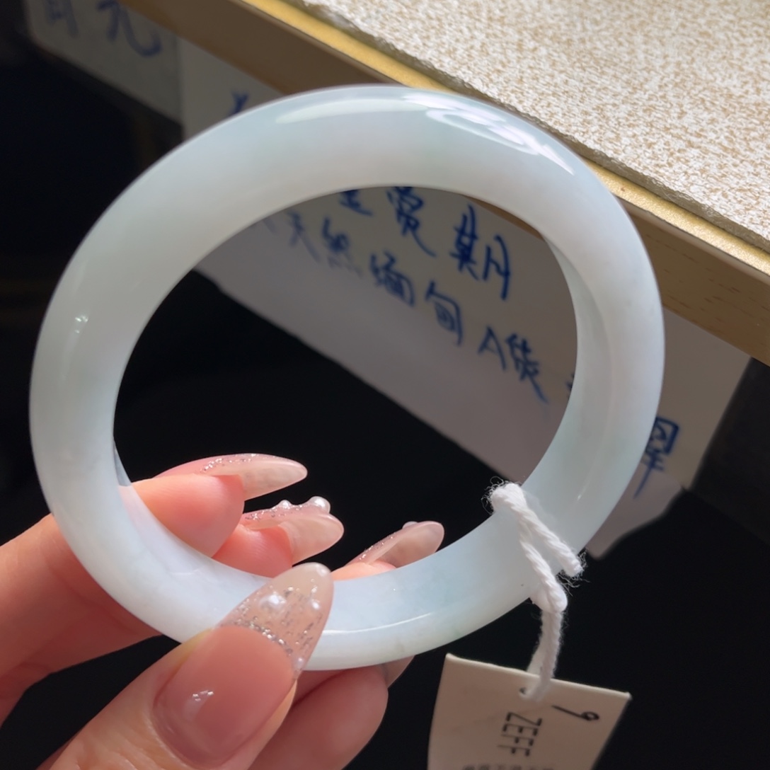 翡翠未镶嵌手镯手镯