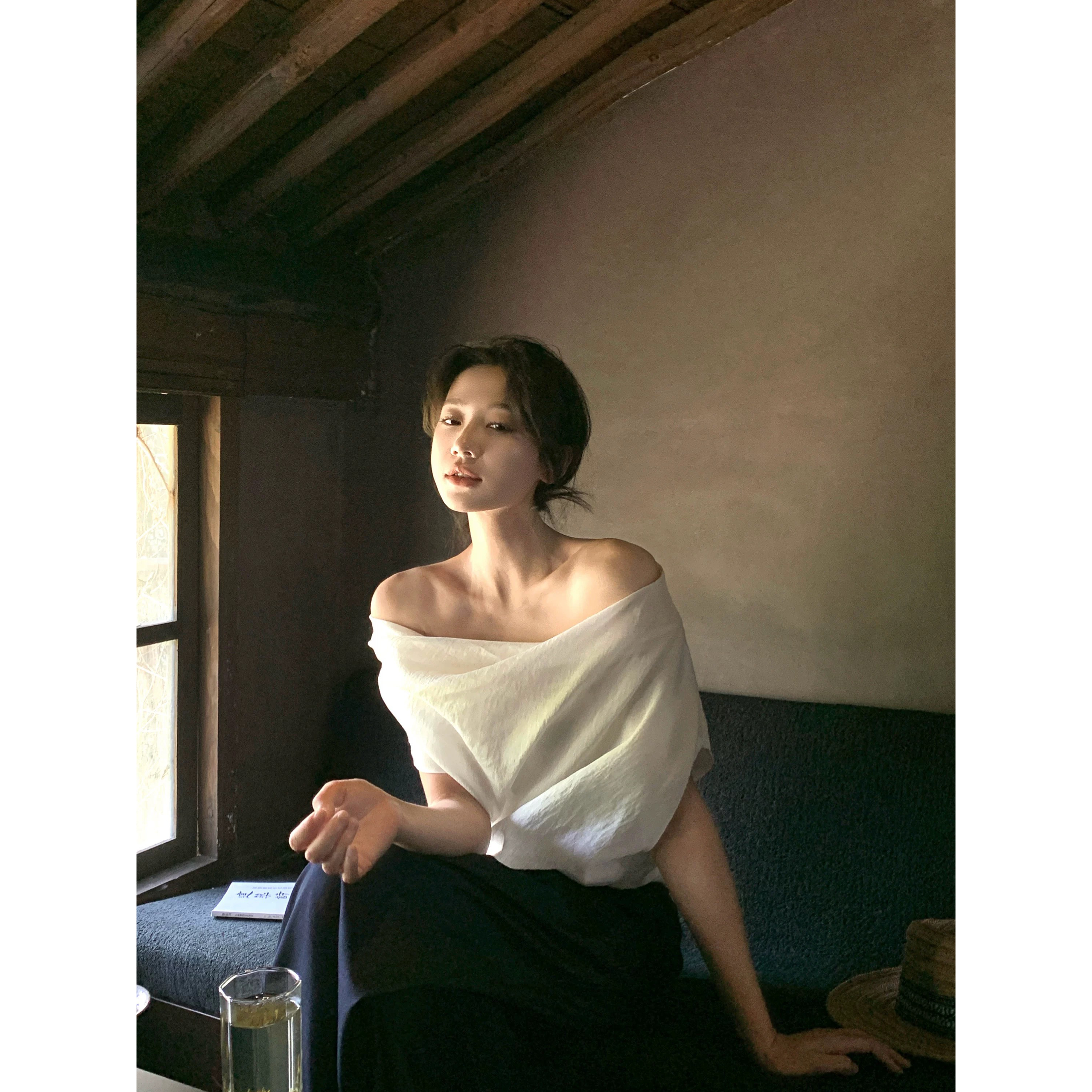 Nu阿诺 白色一字肩上衣女气质感露肩短袖T恤慵懒夏季新款