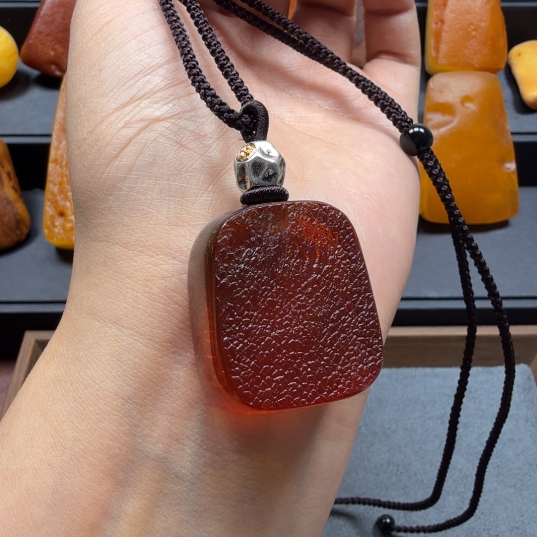 未镶嵌吊坠(赠链)琥珀