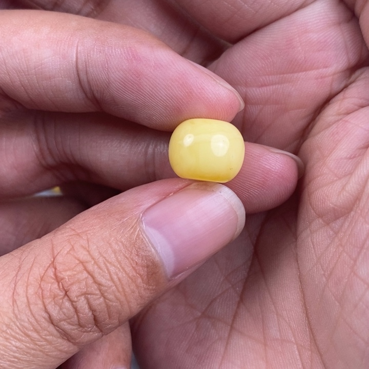 琥珀裸石未镶嵌开***天琥珀蜜蜡