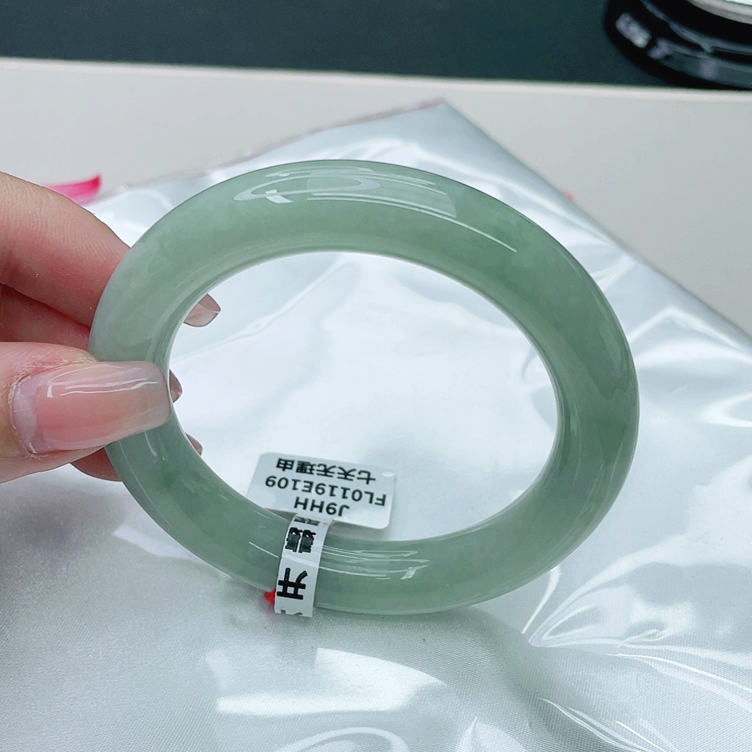 翡翠手镯未镶嵌圆56.5