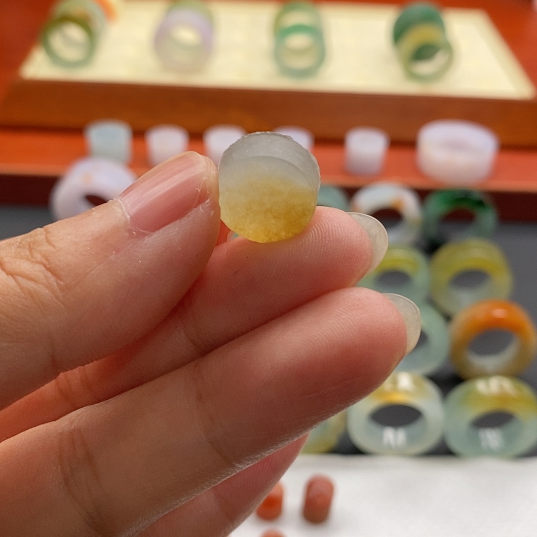 蓉***荣定制翡翠未镶嵌翡翠