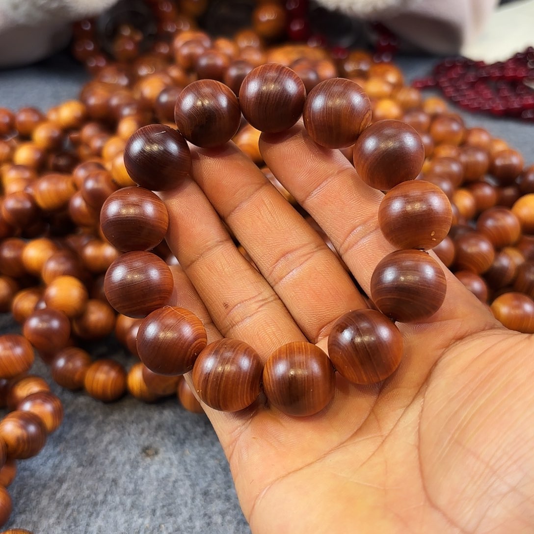 崖柏1.8黑骨陈化老料 香味非常醇厚