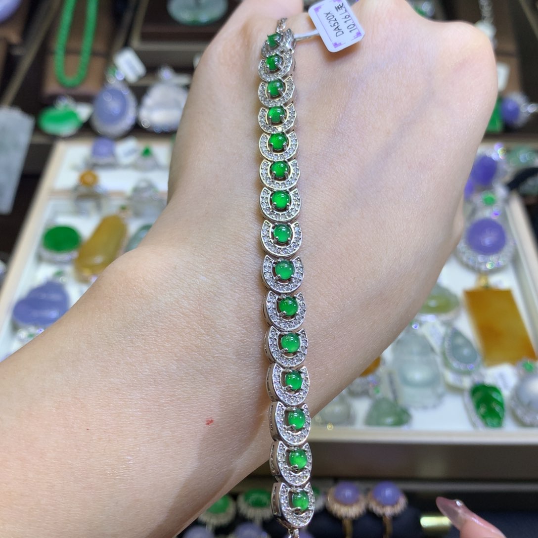 翡翠颈饰银S925镶嵌翡翠