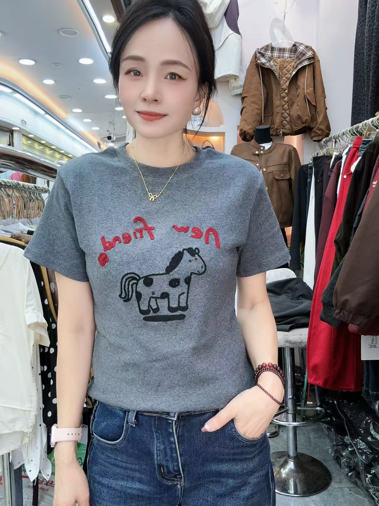 【秀家】2026春款短袖面T小马上衣均码弹力棉