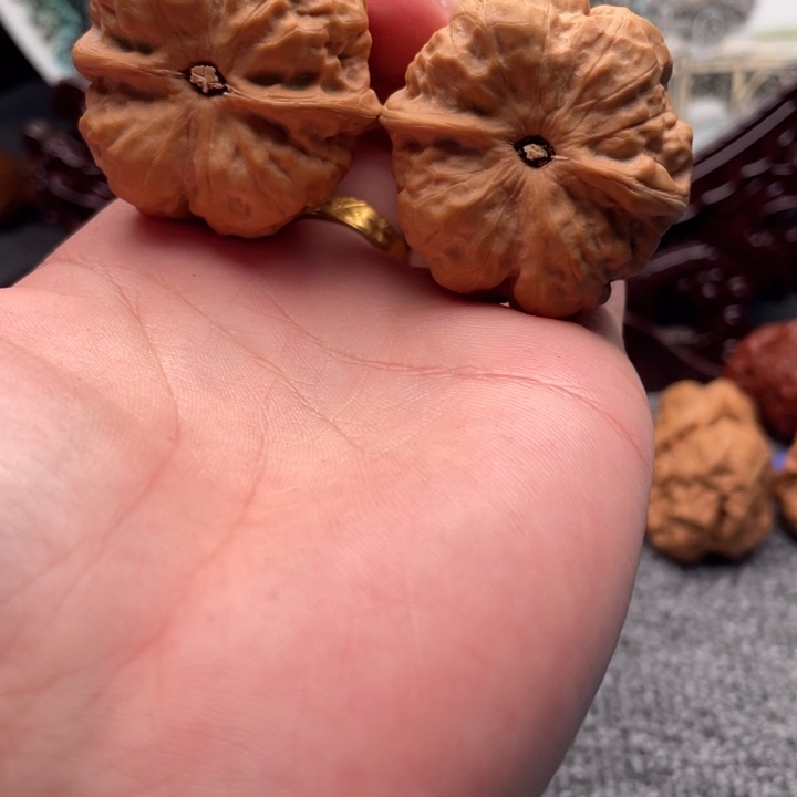 时***间核桃蛤蟆头文玩C09