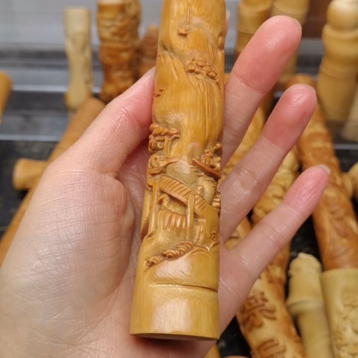 归***来竹红皮料子浮雕山水