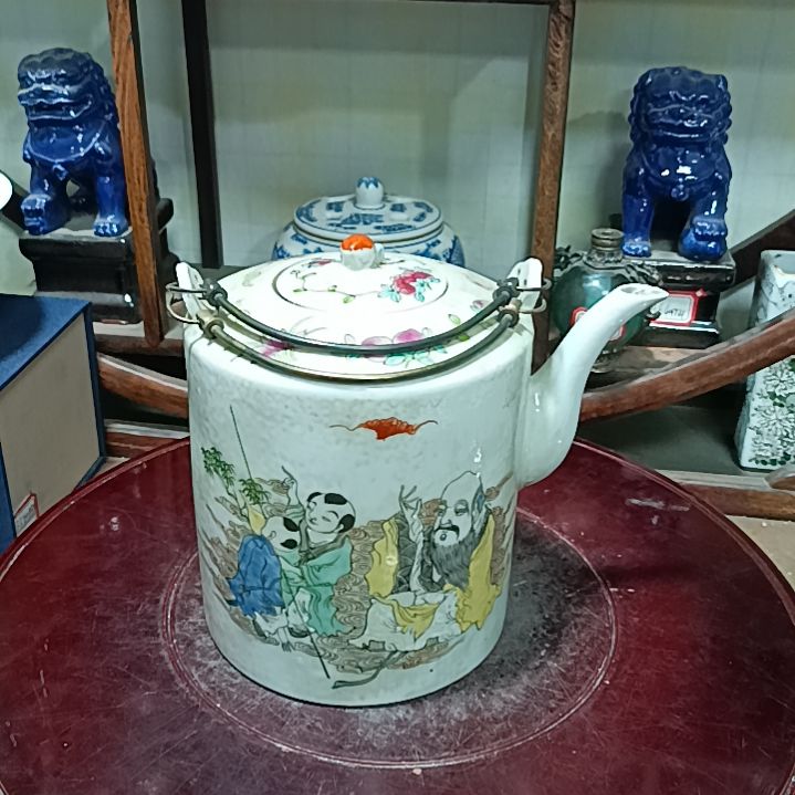 摆件人**态粉彩手绘人物茶壶一个全品