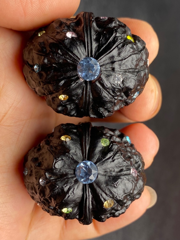 云南铁核桃 39尺至尊疙瘩包满钻镶嵌 发货一物一图精品一对