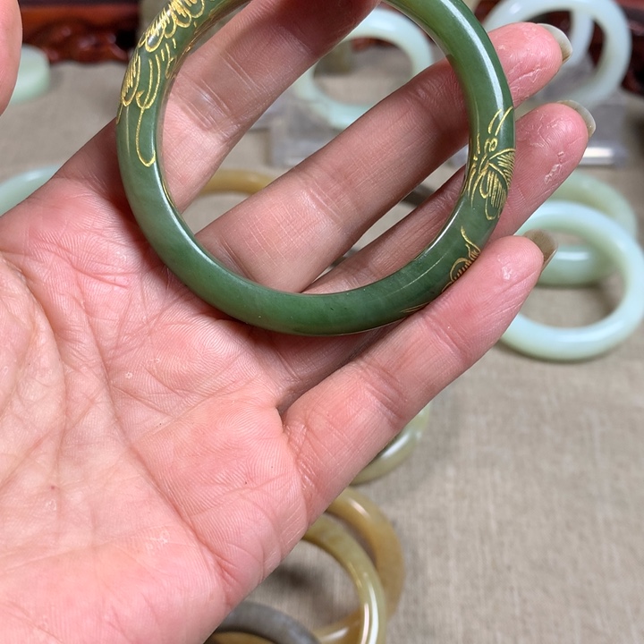 和田玉（糖玉）未镶嵌手镯