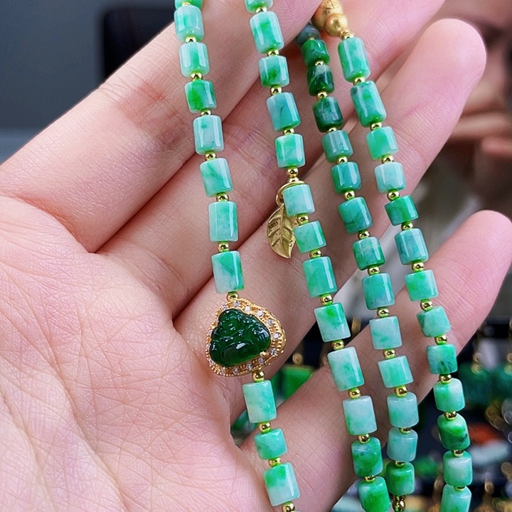 翡翠颈饰未镶嵌饰品