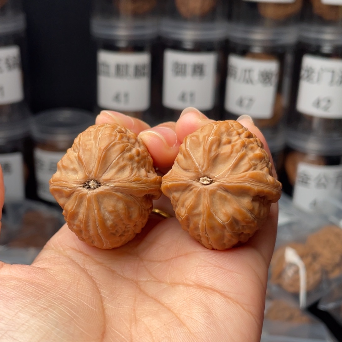 游***场把件文玩核桃全品38舍利子