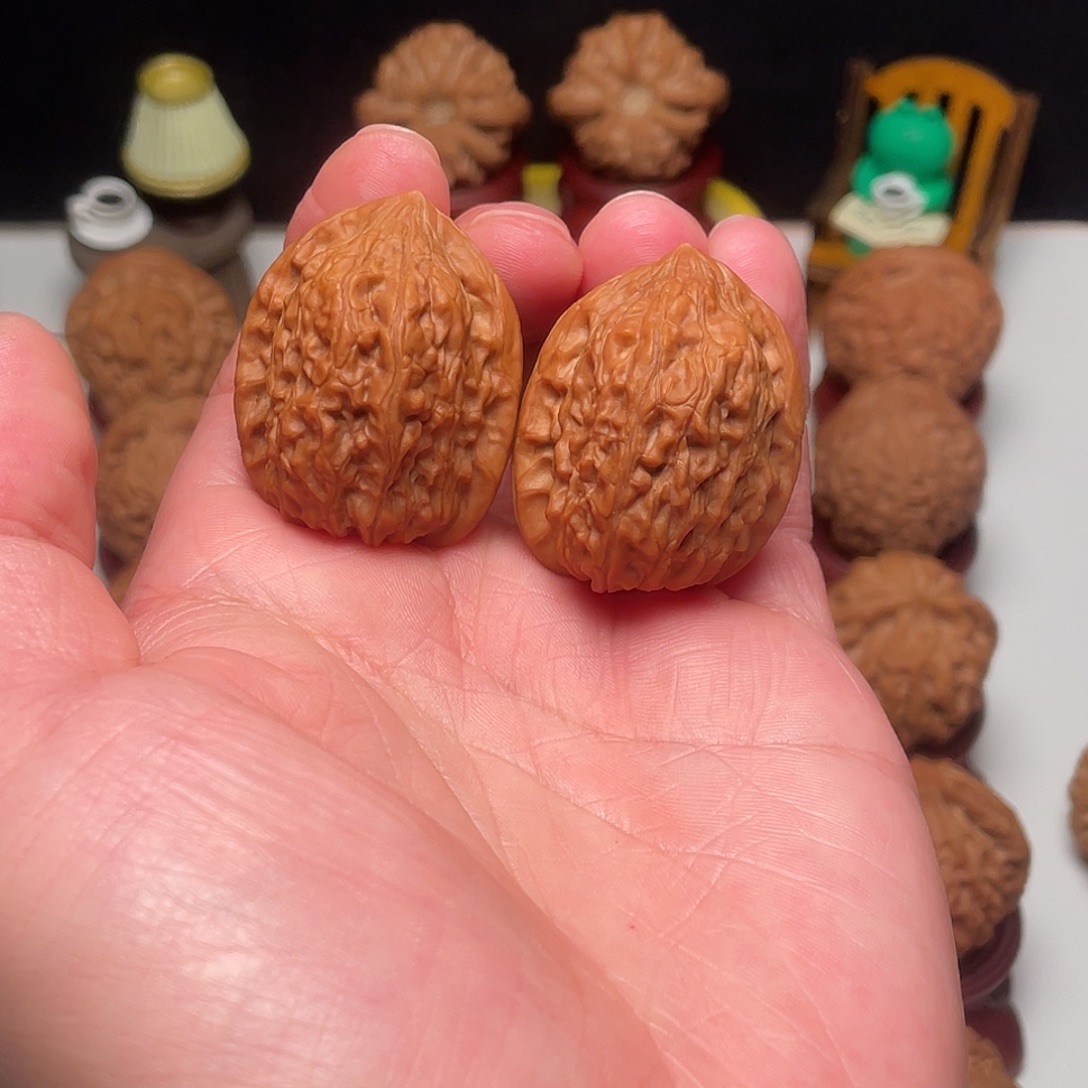 吊坠文玩核桃野生鸡心