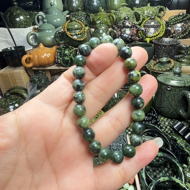 蛇纹石玉未镶嵌珠宝半成品藏玉药王石福利款0.8单圈手串