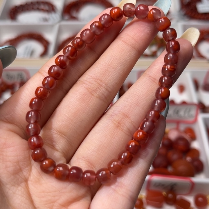 南红玛瑙未镶嵌手链玫红飘花5.5+mm老型