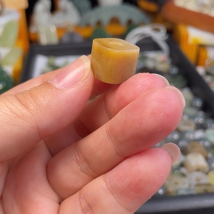 和田玉未镶嵌珠宝半成品