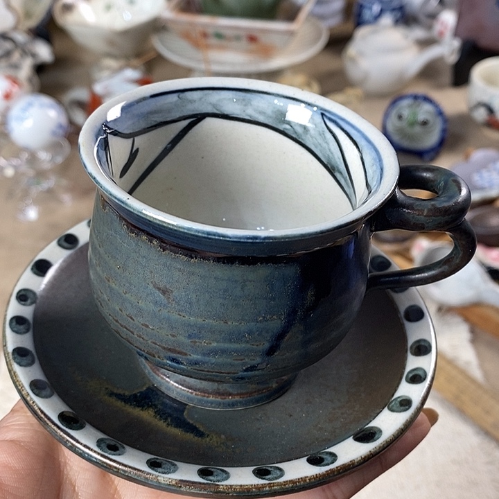 瓷片哈喽哈哈的笑容是