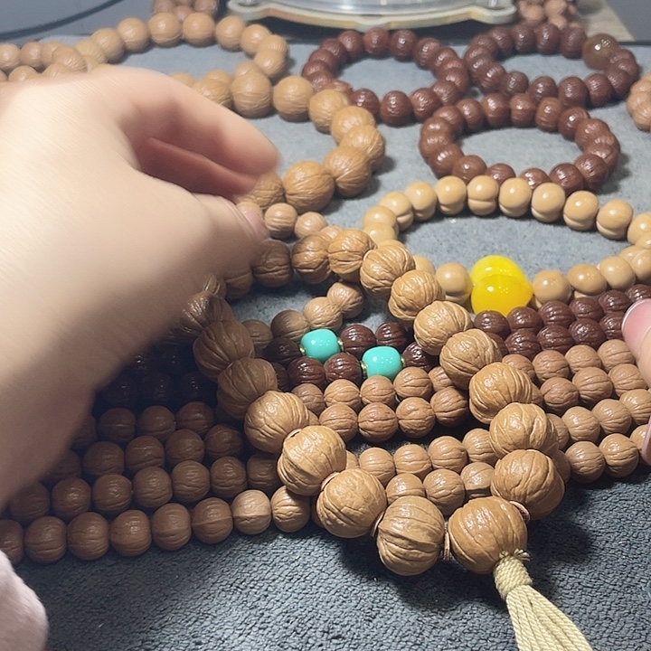 2***.吊坠猴头核桃猴头