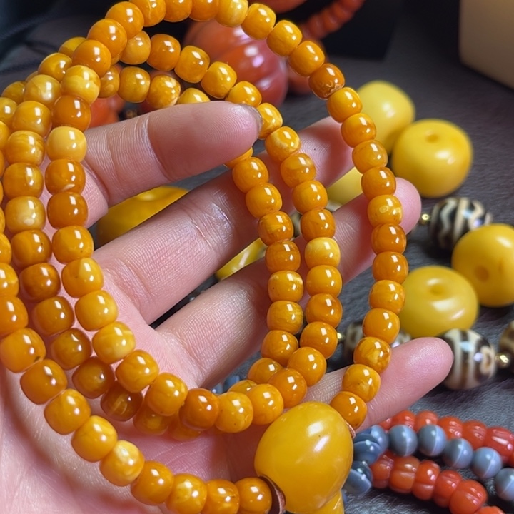 颈饰琉璃京**鲁琉璃………..