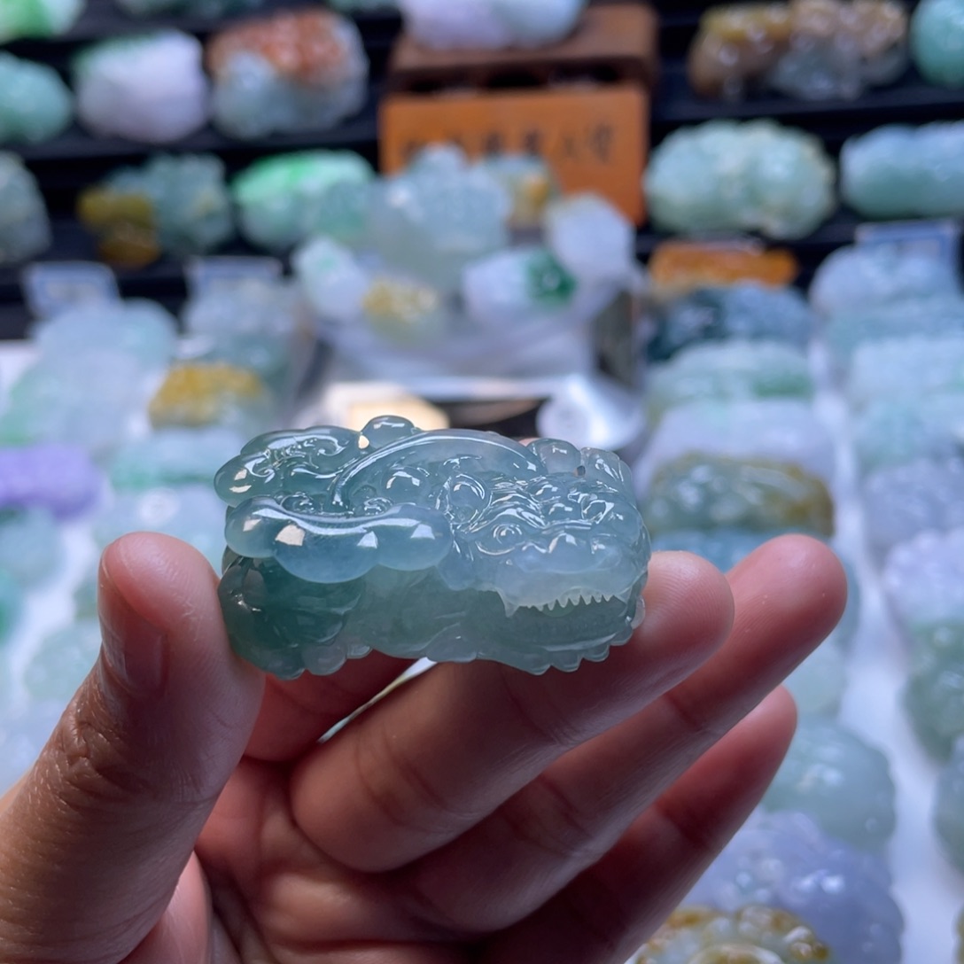 翡翠颈饰未镶嵌记****麻貔貅