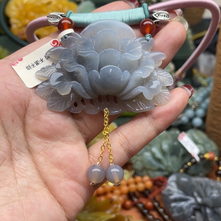 蛇纹石玉吊坠合金