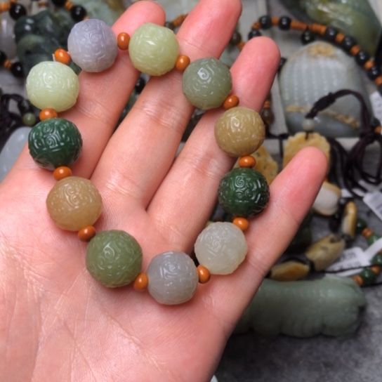 和田玉未镶嵌把件L****光