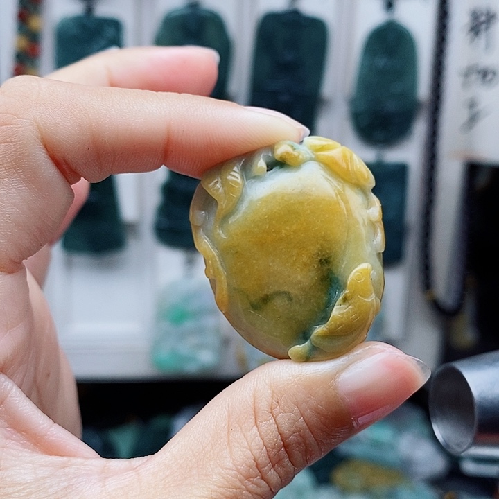 翡翠未镶嵌颈饰翡翠