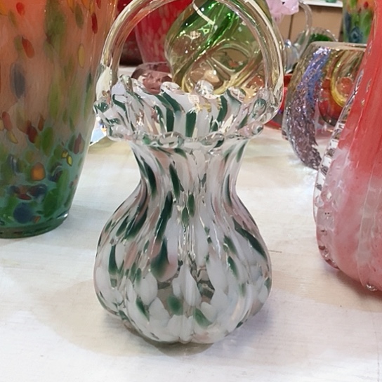 琉璃花瓶高23厘米口径6厘米