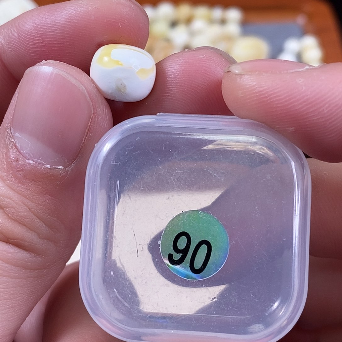 琥珀裸石未镶嵌老型