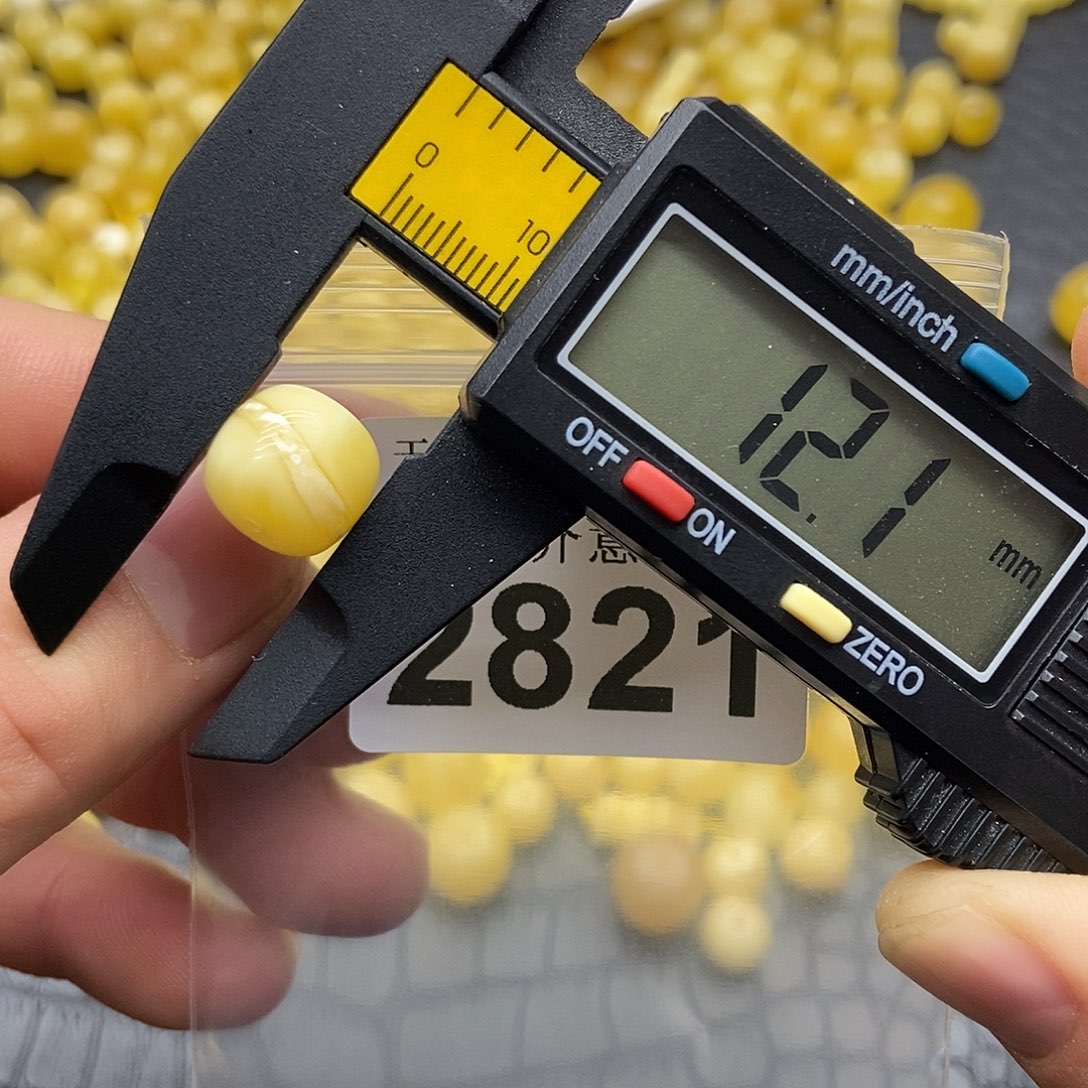 蜜蜡未镶嵌珠宝奇石2821