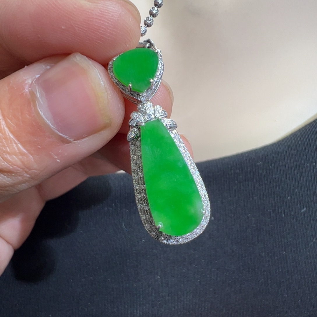 翡翠吊坠(不含链)18K金镶嵌