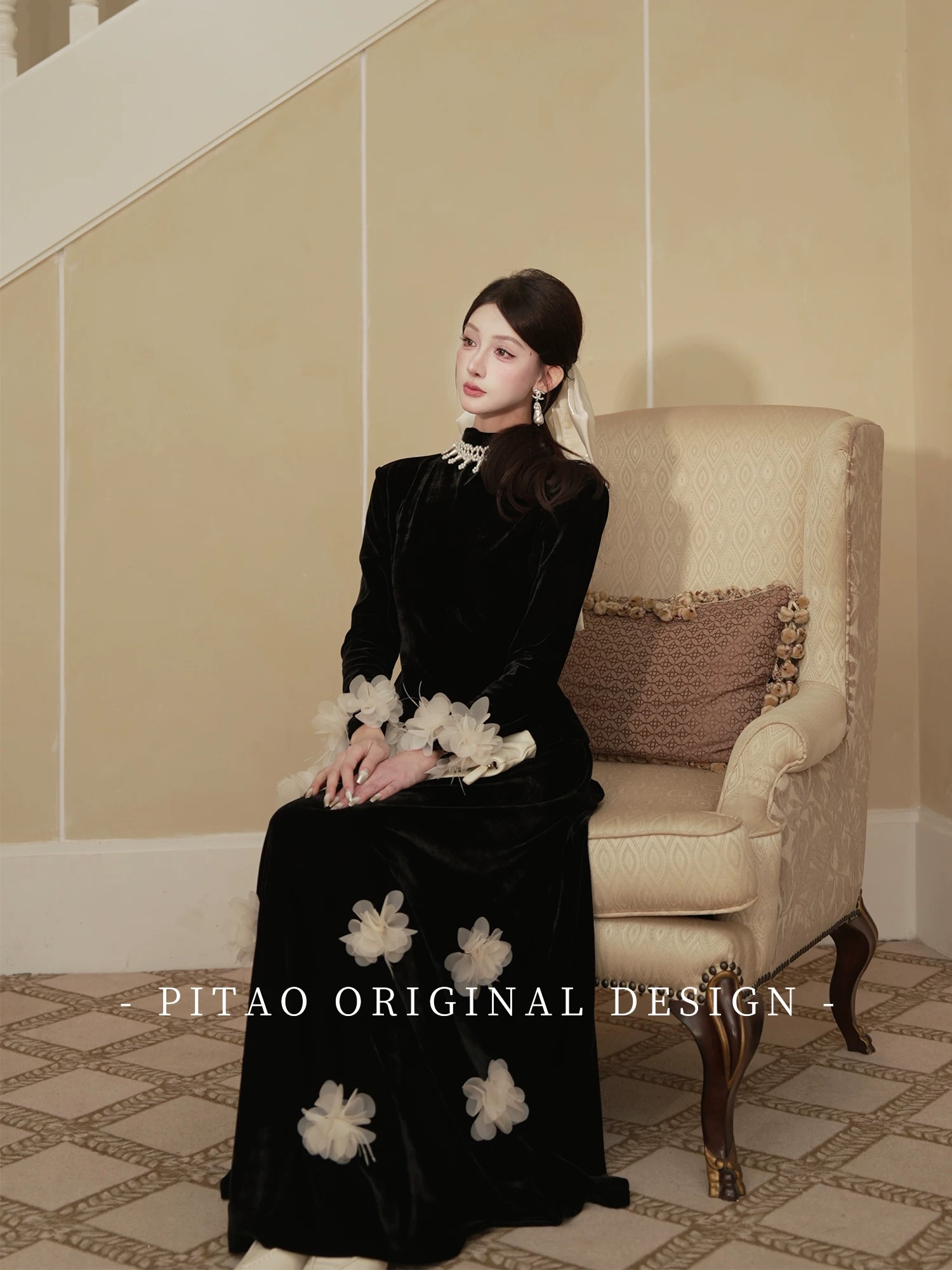 【加绒加厚】法式千金风丝绒女秋冬季立体花朵高级感气质显瘦长袖