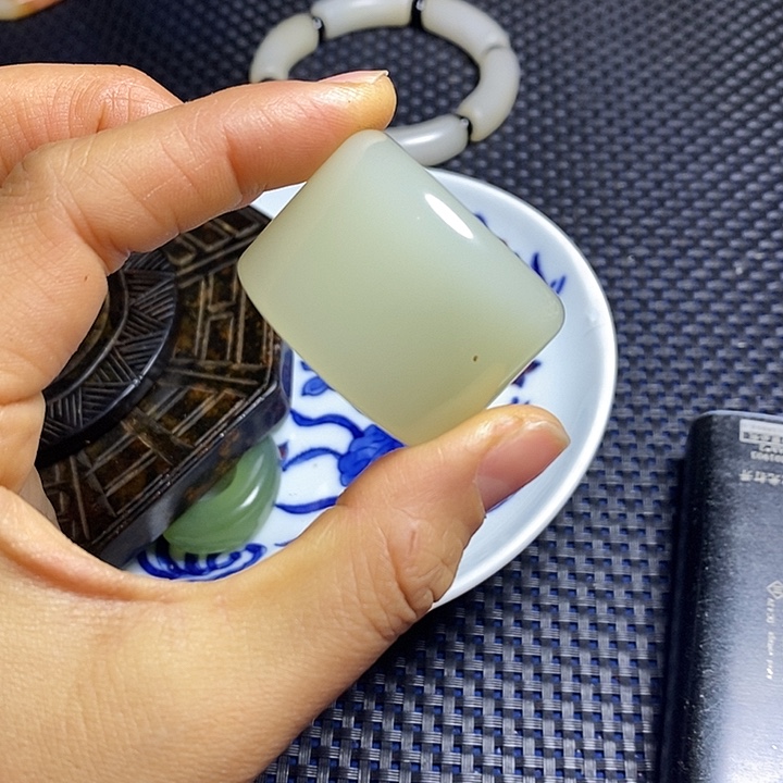 吊坠白玉菩提支持七天无理由