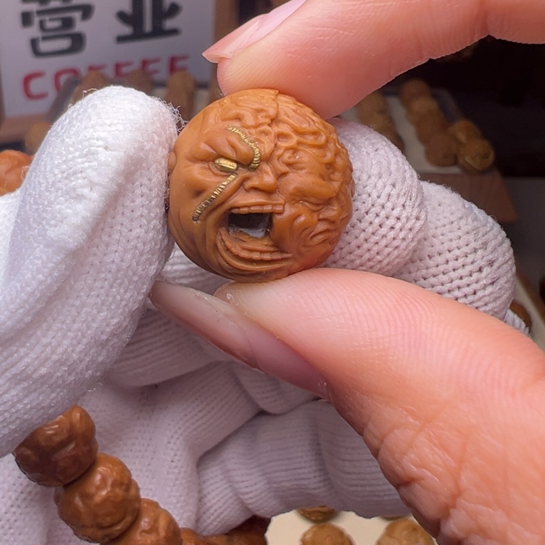 猴头核桃把件镶嵌款多面恶僧全品