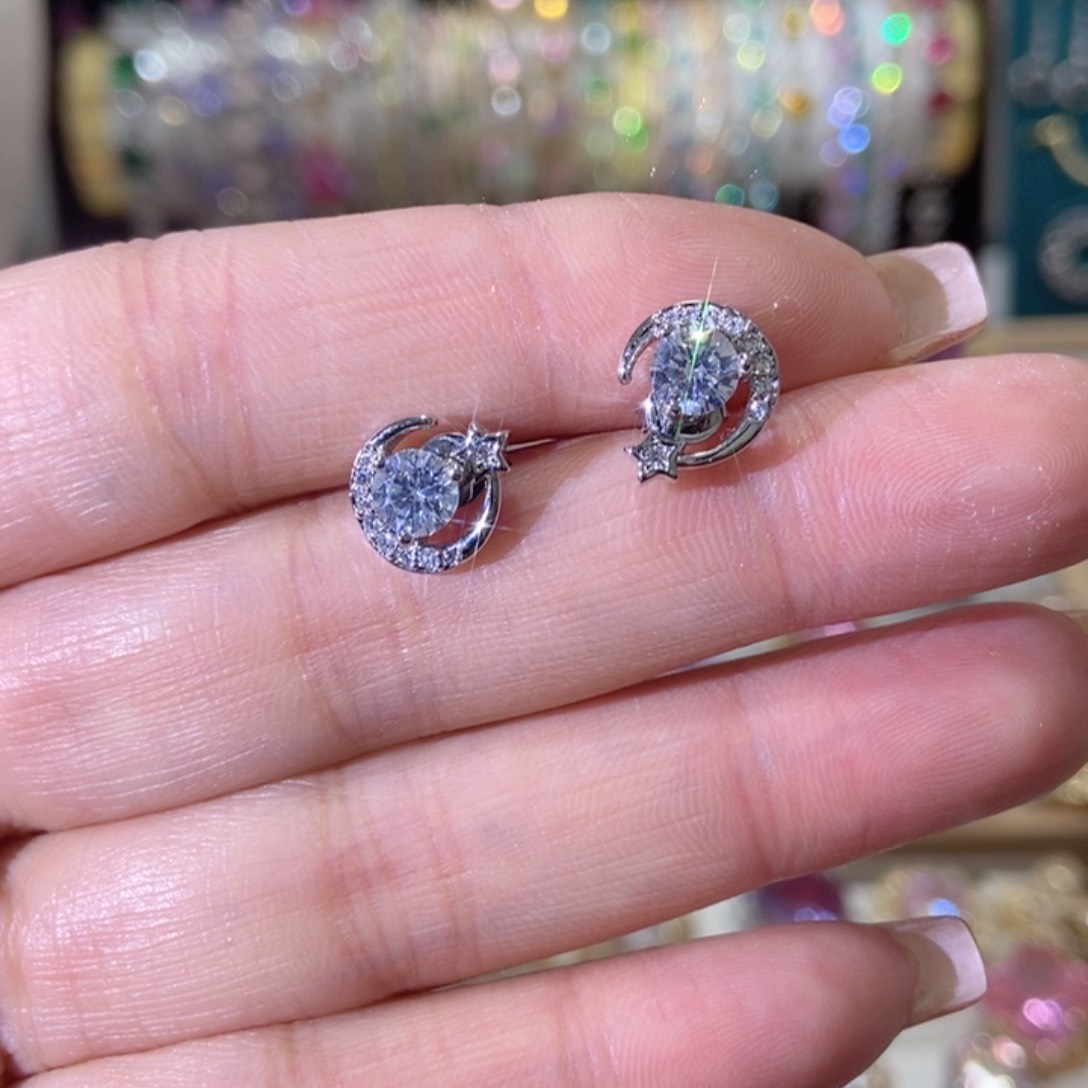66锆石（处理）耳钉