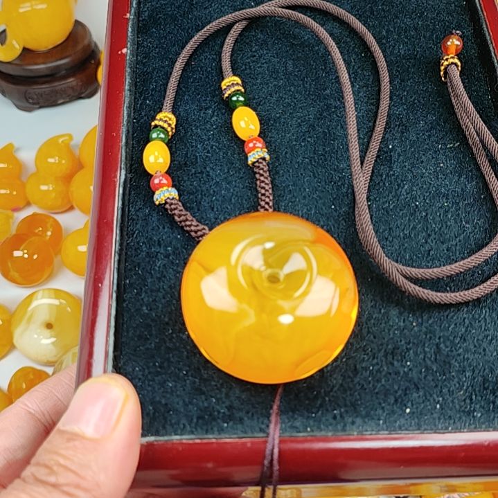 蜜蜡吊坠(赠链)未镶嵌霞*