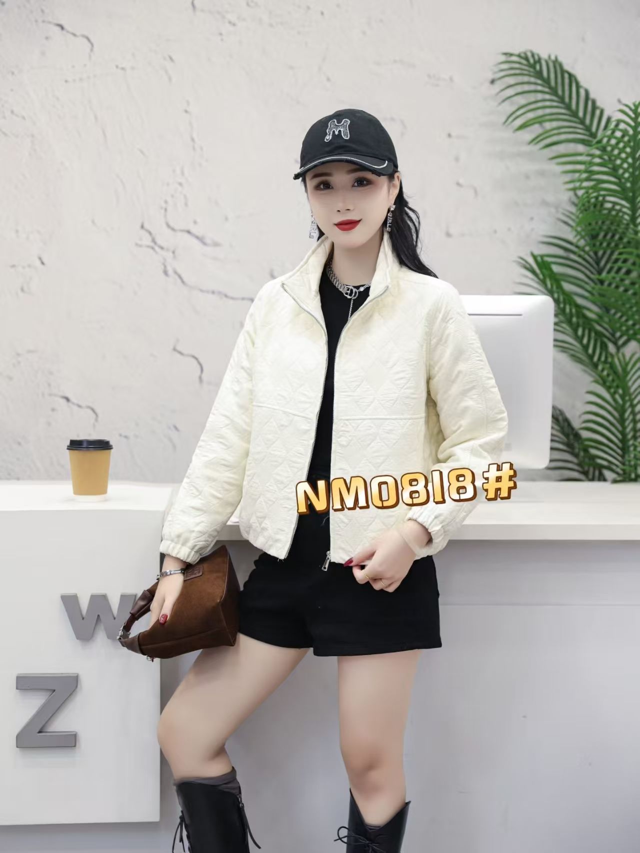 NM0818 (聚水潭）（立领）常规款落肩袖圆领时尚潮流印花女士外套