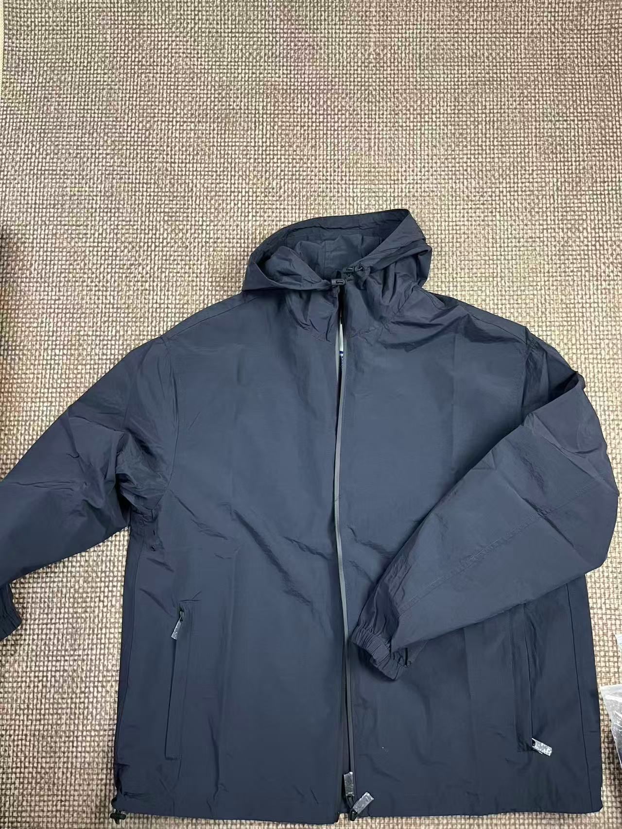 巴姥爷防水连帽黄色贴补标男士夹克