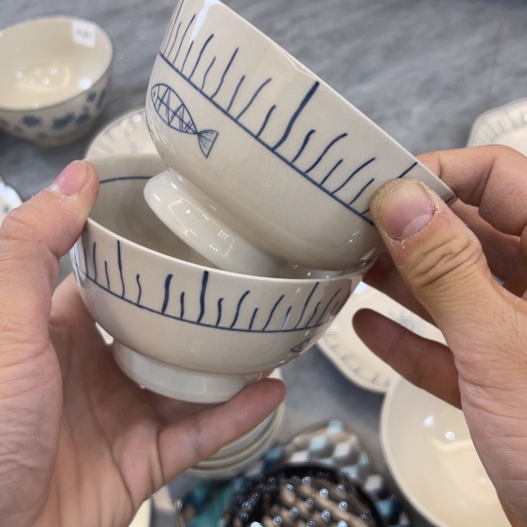 陶瓷微瑕餐具介意勿拍，满18飞！