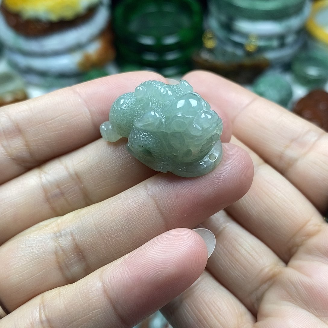 颈饰未镶嵌翡翠金蟾